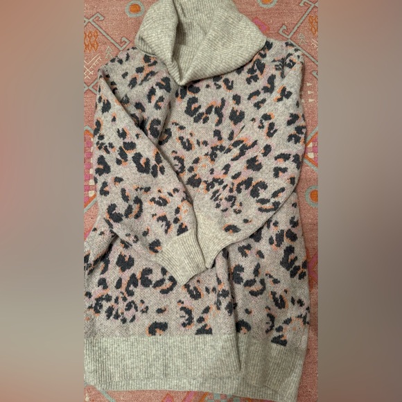 Anthropologie Emma Grey Cowl Neck Leopard Animal Tunic Sweater S - Picture 6 of 10